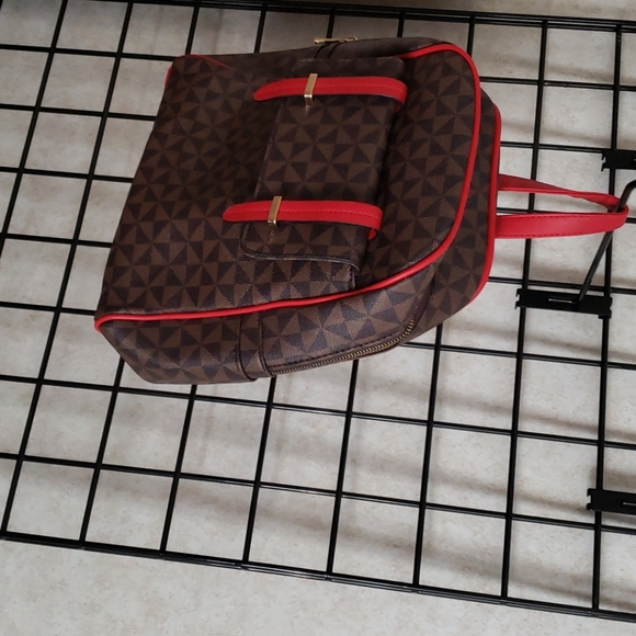 Backpack - Picture 4 of 4